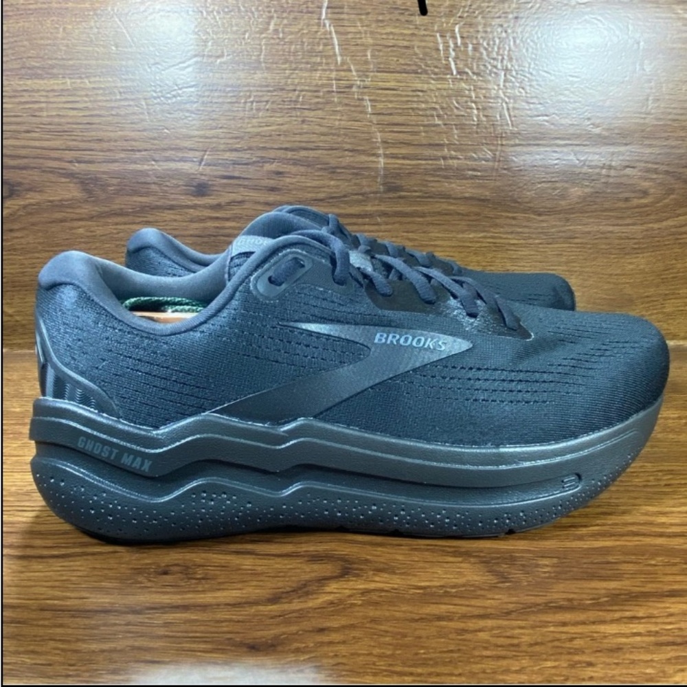 Brooks Ghost Max Mens Size 10
